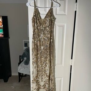 MAC DUGGAL formal dress!! Never worn before!! Great Condition!